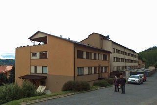 Ředitel domova, kde zemřel nakažený senior: Přemlouvali jsme pečovatele, ať se očkují, víc dělat nešlo - Novinky